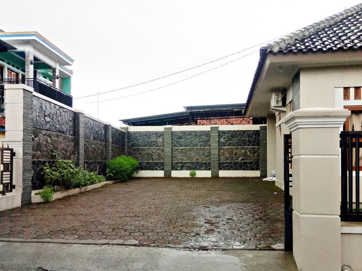Wisma Andali Syariah Near Rsud Cideres มาจาเลงกา ภายนอก รูปภาพ